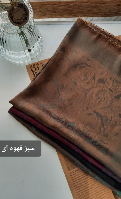 روسری ژاکارد لمه طرح گل رز قواره ۱۴۰