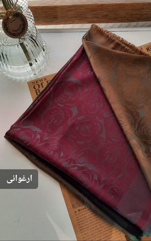 روسری ژاکارد لمه طرح گل رز قواره ۱۴۰